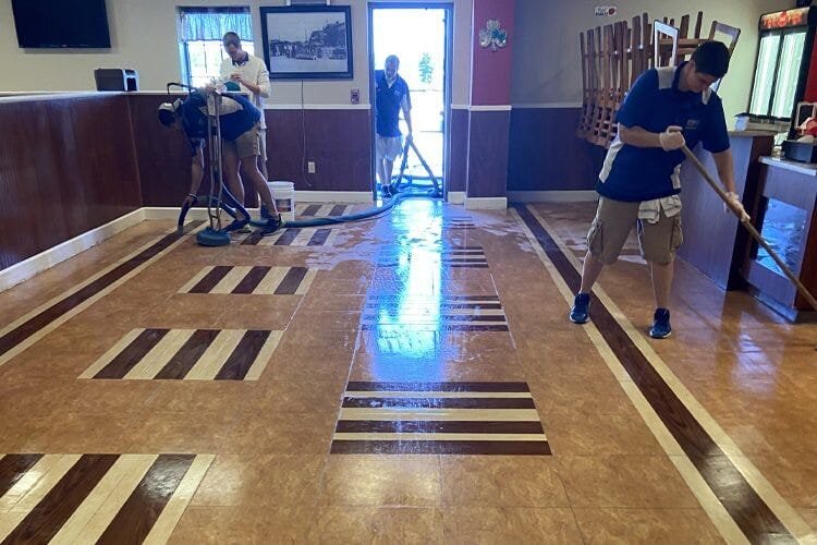 Floor and carpet cleaning for move-out Dubai