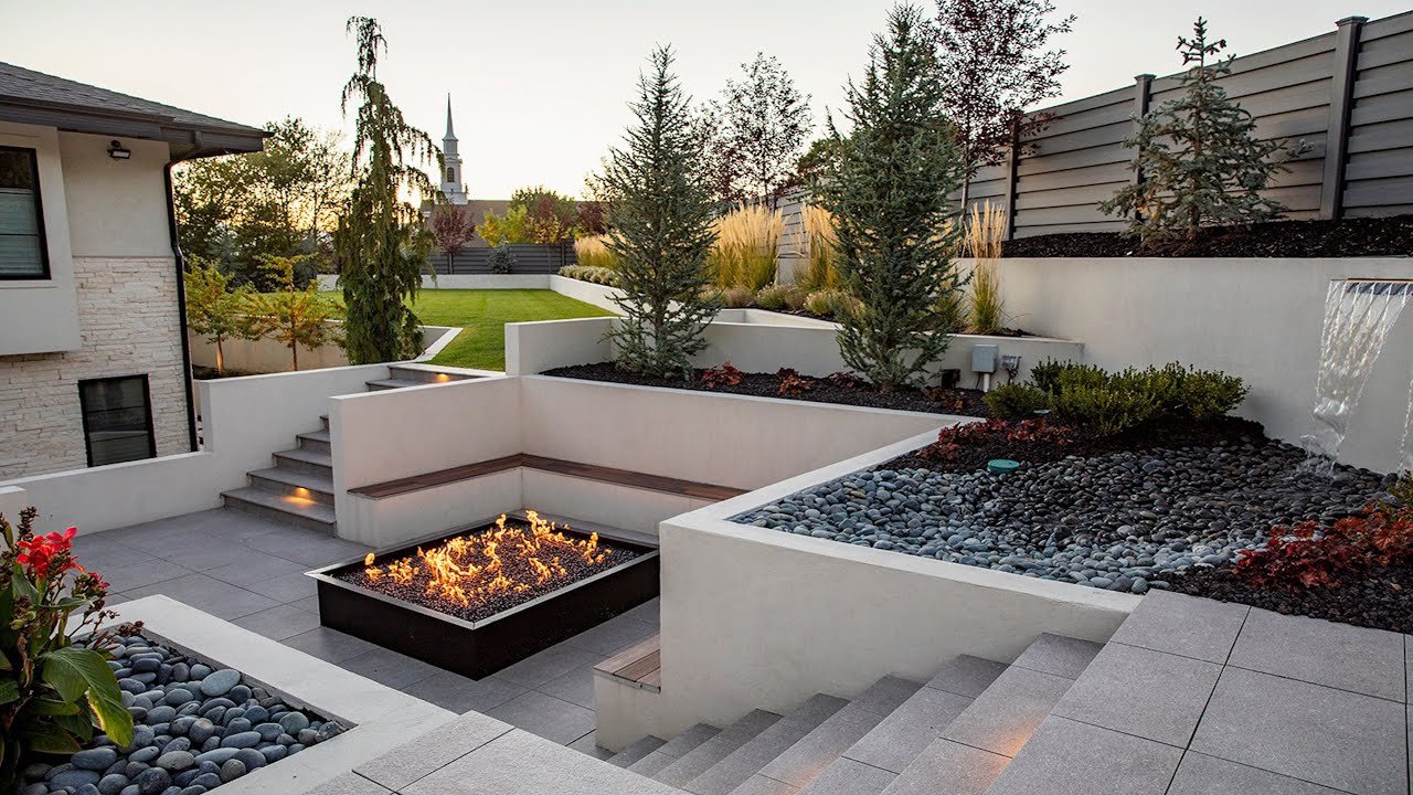 Hardscaping & Outdoor Features